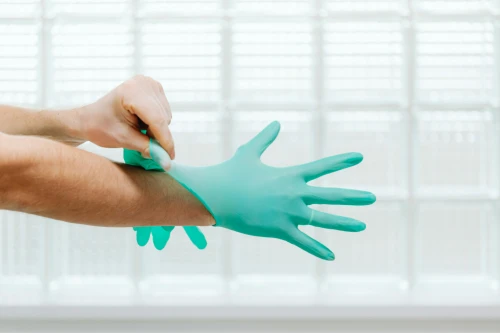 Onmisbaar binnen de ziekenhuizen, nitril handschoenen